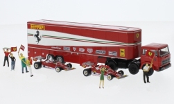 Brekina 58575 - H0 - 3-tlg. Set Renntransporter Fiat 691T mit 2 Formel 1 Wagen